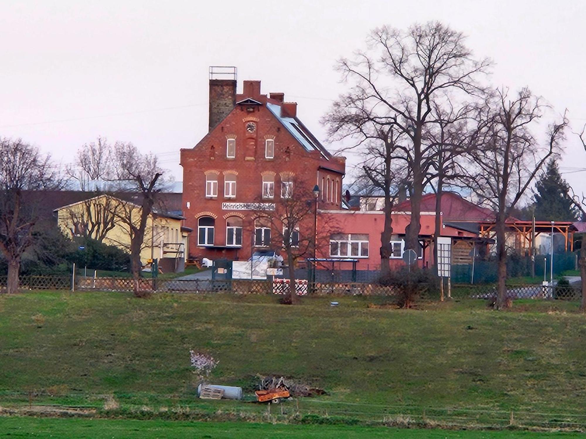 Gaestewohnung Heinrich Heine Schule Bad Dürrenberg Zewnętrze zdjęcie